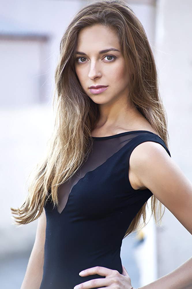 Charlotte Taschen as Charlie in Bad Painter