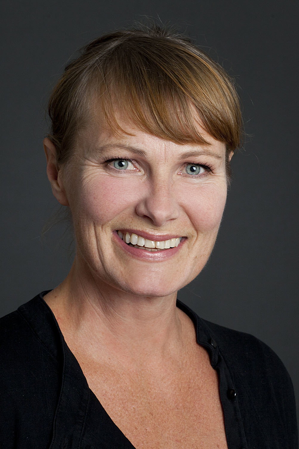 Nina Woxholtt as Aggie Stangfeldt in Karl III