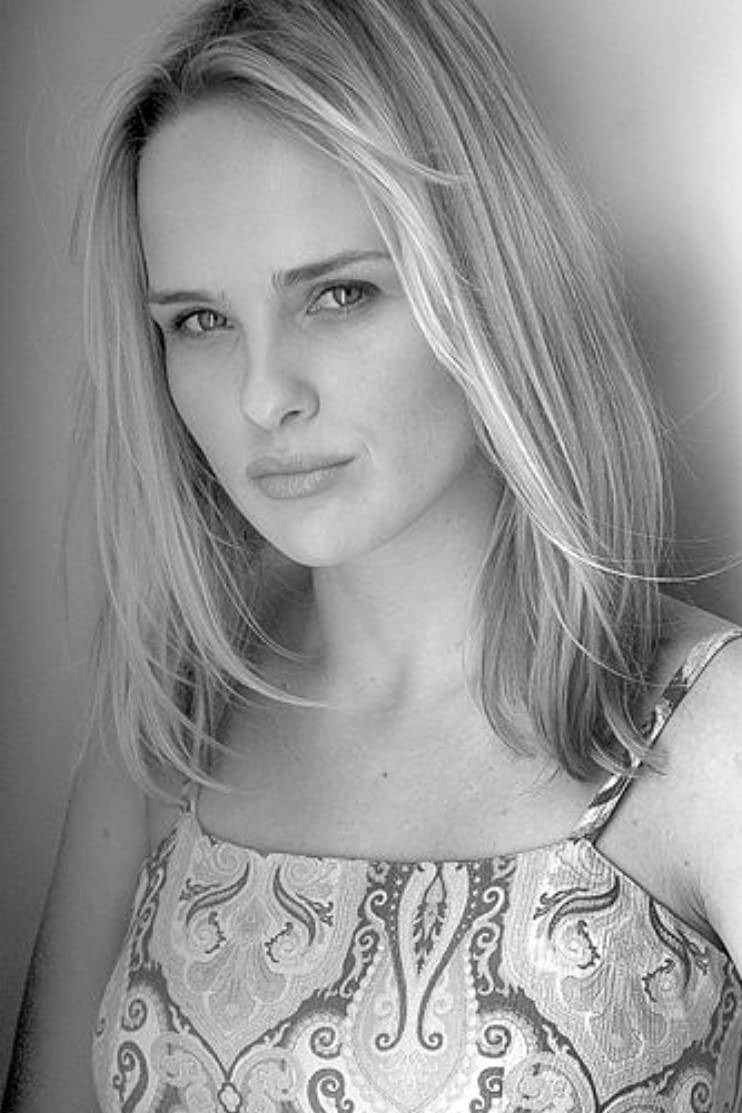Ryanne Duzich as Amber in Transformers: The Headmasters