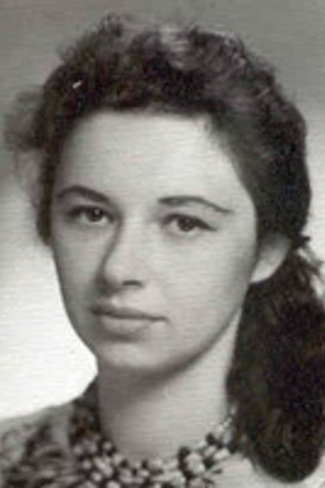 Maria Pabisz-Korzeniowska as patient in the hospital in Tętno