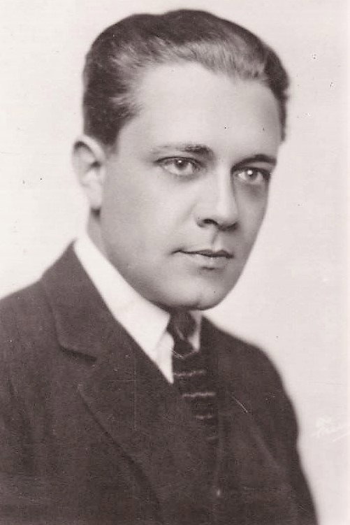 Niles Welch as Richard Farrell in The Gulf Between