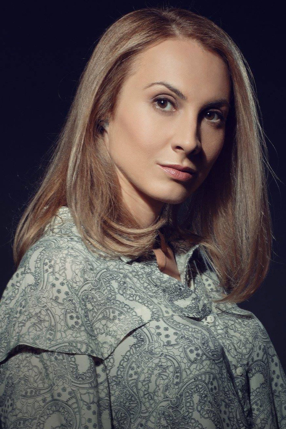 Anastassia Liutova as Nia in Omnipresent