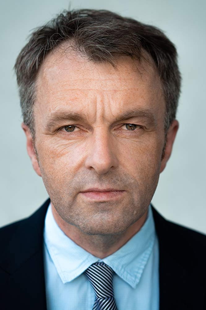 Christian Ammermüller as Advocate / Lawyer in Hartwig Seeler – Ein neues Leben