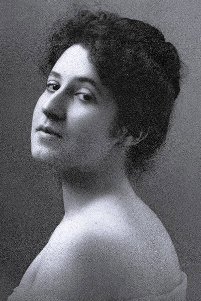 Alberta Lee as Mrs. Lake in Bred in the Bone