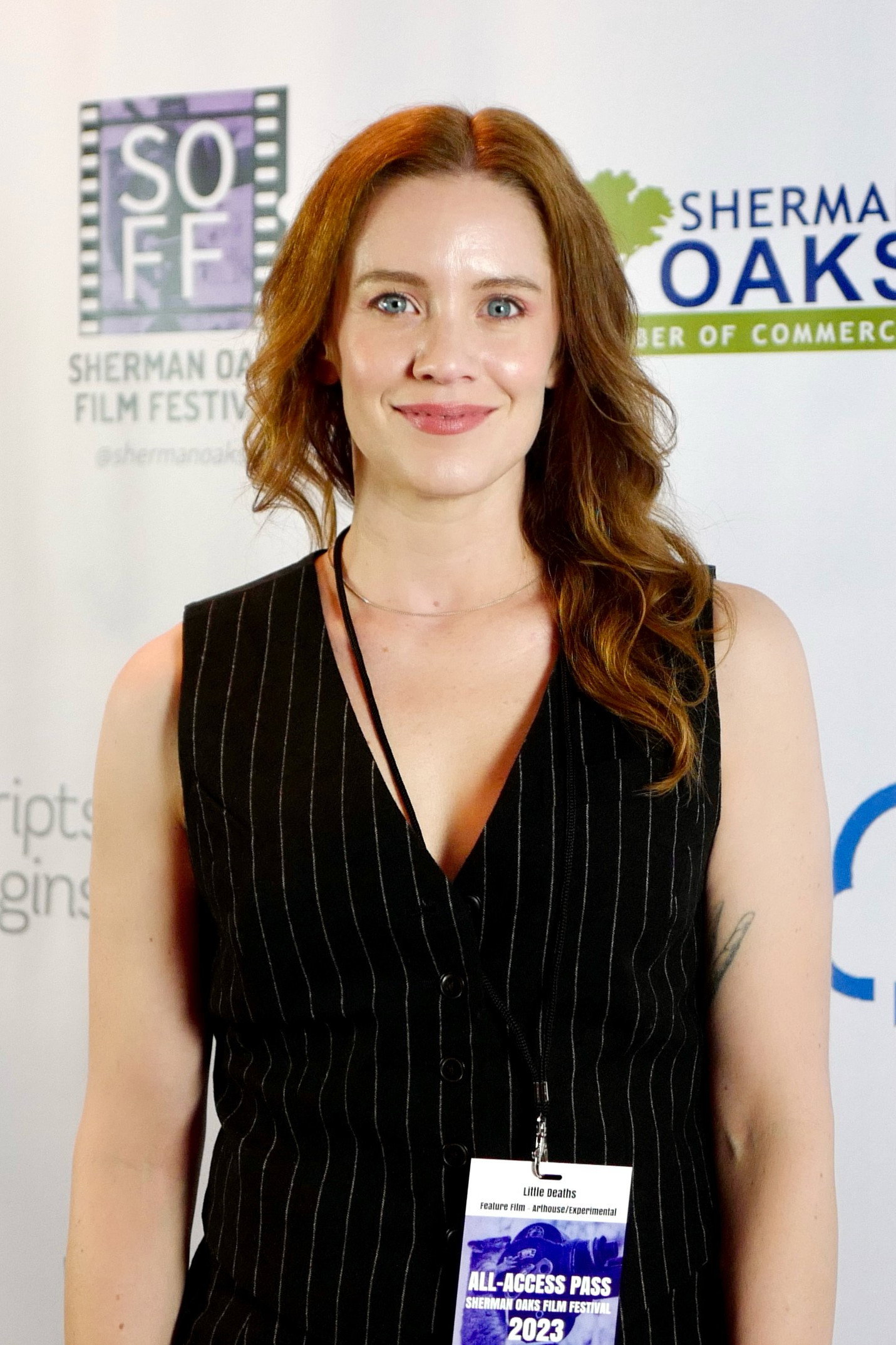 Kerri Lee Romeo as Gary's Wife in Rochelles