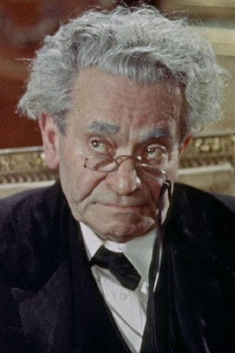 Arnold Marlé as The Lama of Rong-ruk Monastery in The Creature