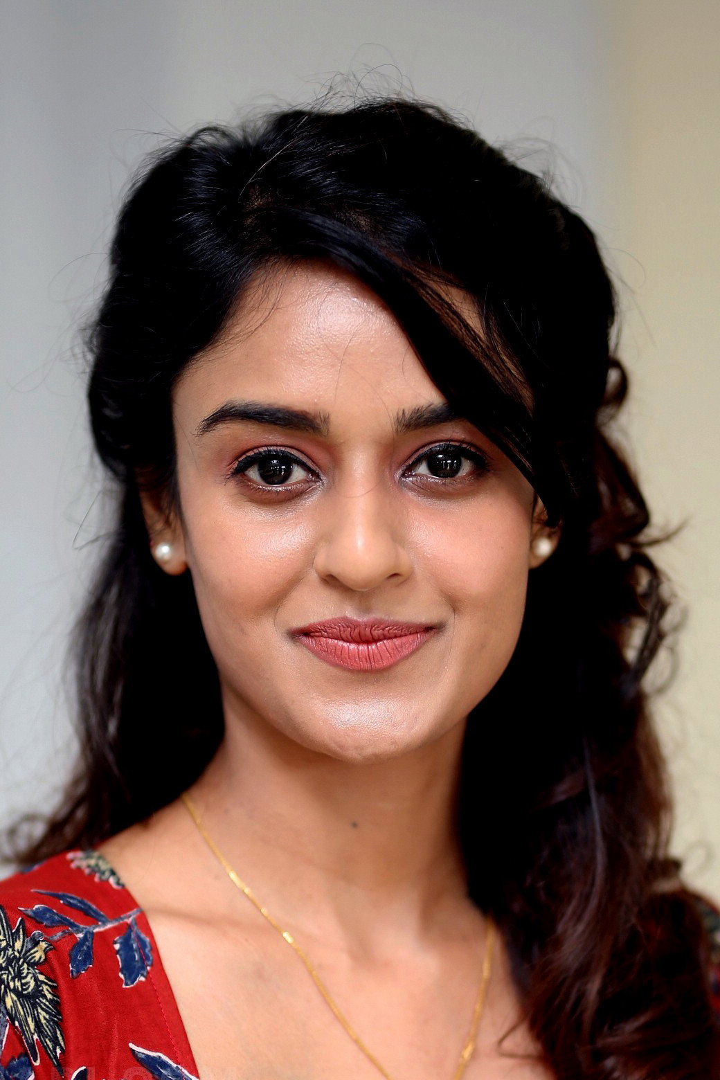 Pavithrah Marimuthu as Priya Miss in Mudhal Nee Mudivum Nee