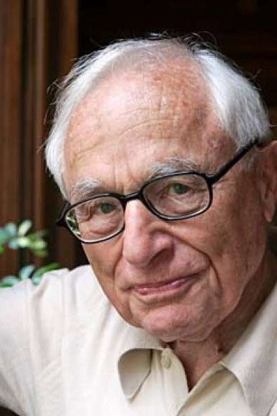 Walter Bernstein as Self - Screenwriter in A War in Hollywood