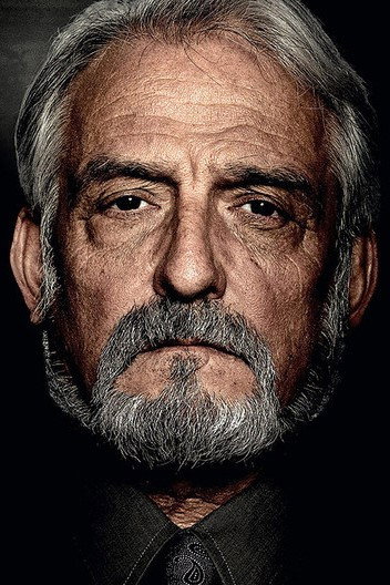 José Sancho as Capitán in Ay, Carmela!