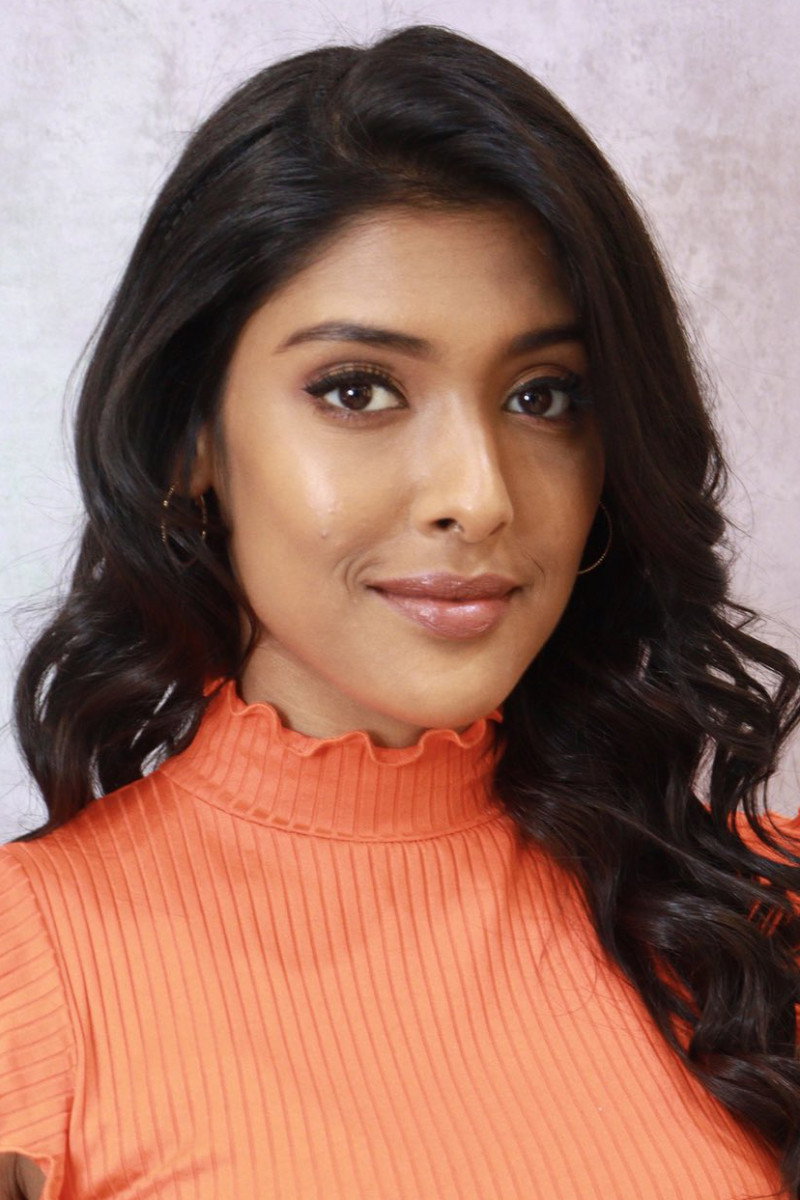 Gayathri Reddy as Tara in Lift