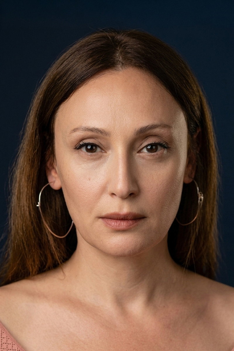 Gülçin Santırcıoğlu as Sultan Aslanbey in Hercai