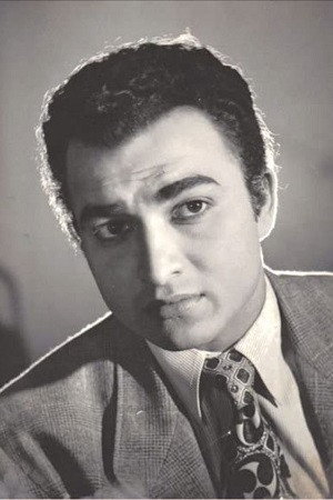 Suresh as Raigiya Dada in Mere Humsafar