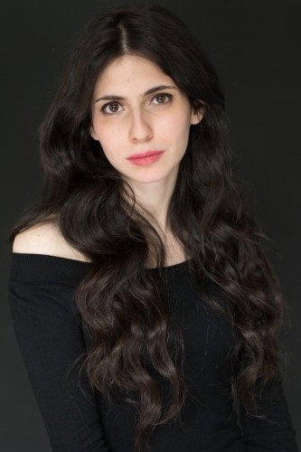 Alma Boiangiu as Reporter in Royal Matchmaker