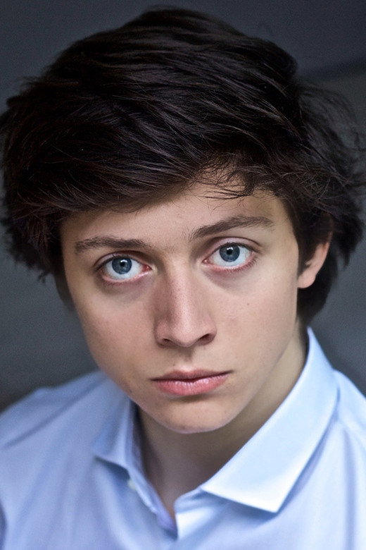Pierre Hurel as Jérémy Devaut in Ici tout commence