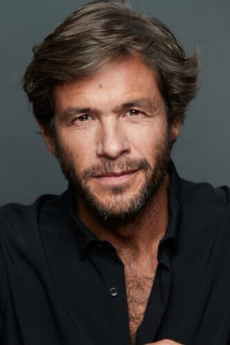 Iván Hermés as Teniente Vidal in Fago
