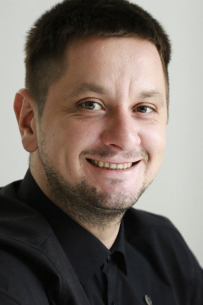 Octavian Strunilă as Stiven Ionita in State de România