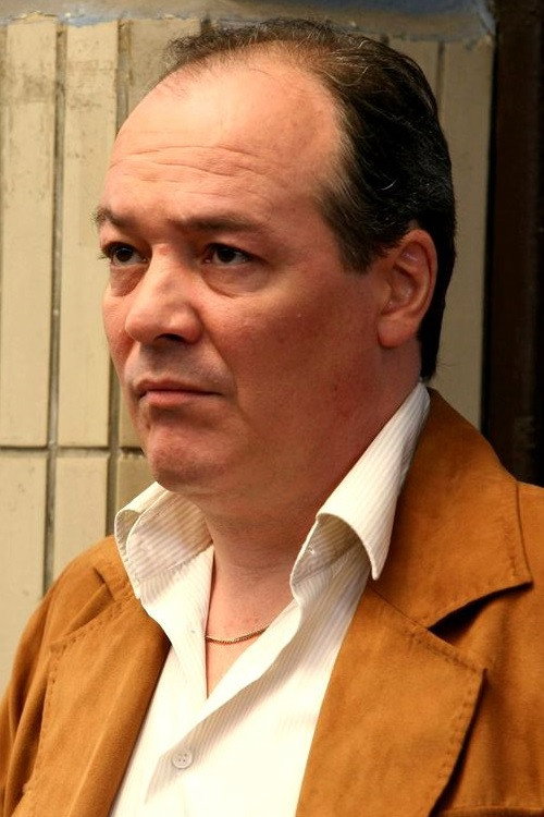 George Alexandru as Dinu Staroste in Sundays on Leave