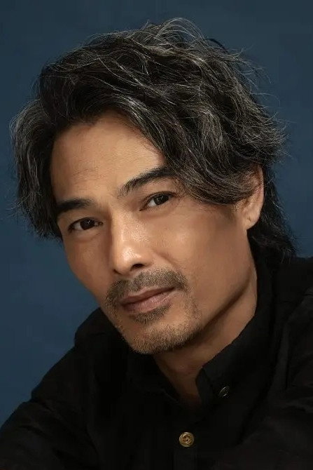 黃偉亮 as Guard in Erotic Ghost Story III
