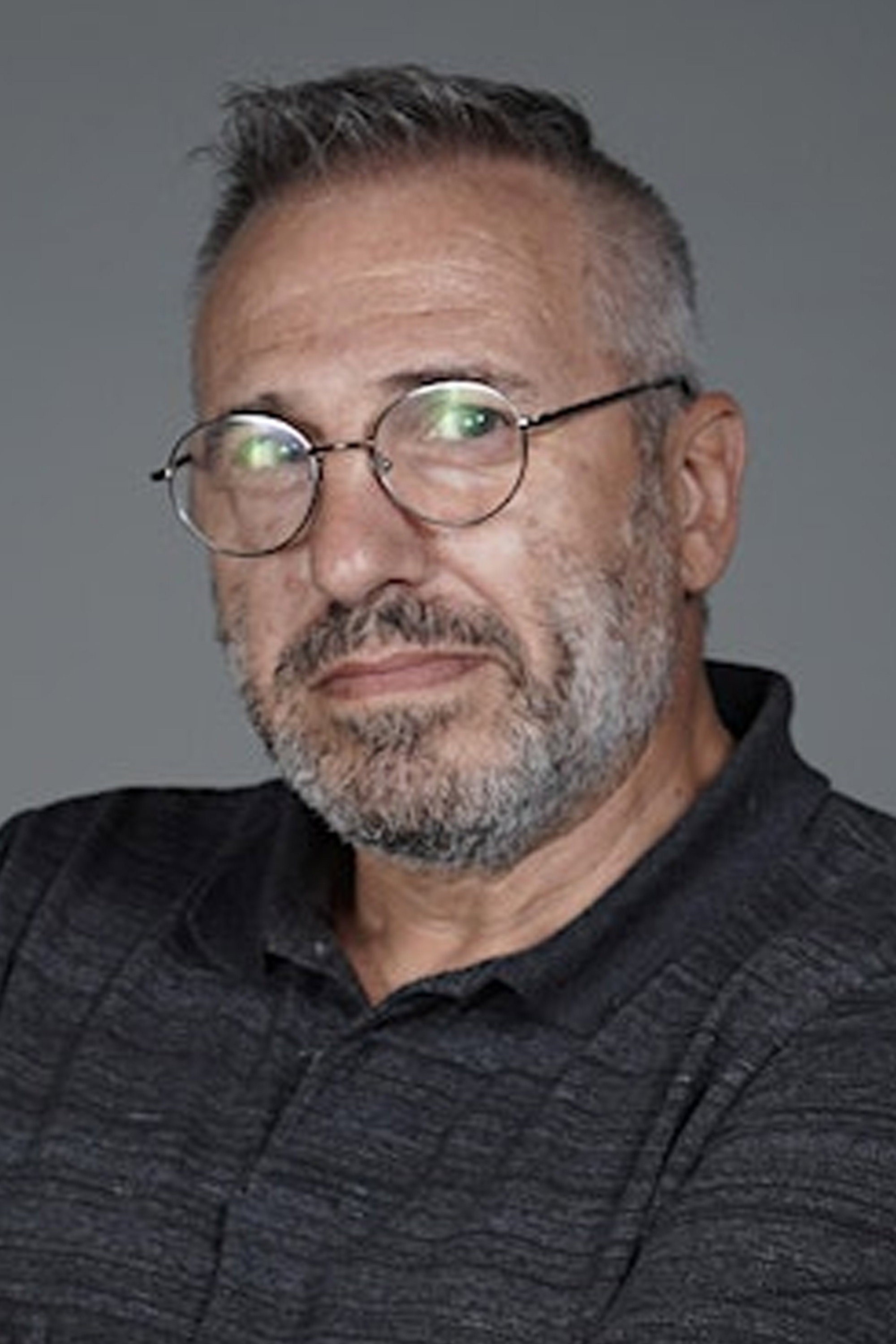 Eduardo Husni as Él mismo in 100% Lucha