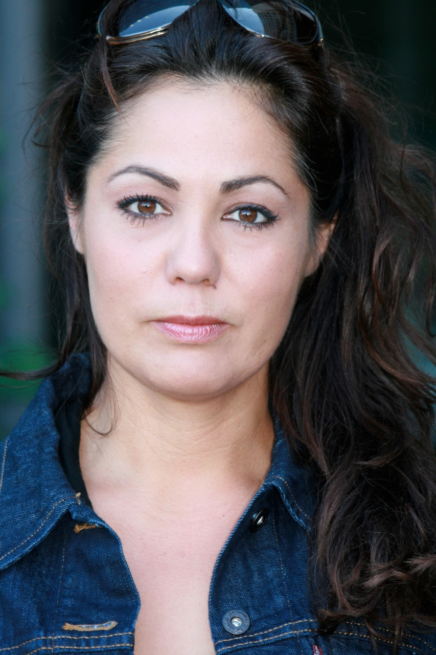 Dahlia Pessemiers as Zohra El Zarkaoui in The Knight