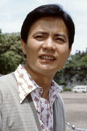 秋野太作 as Senzô in Professional Killers