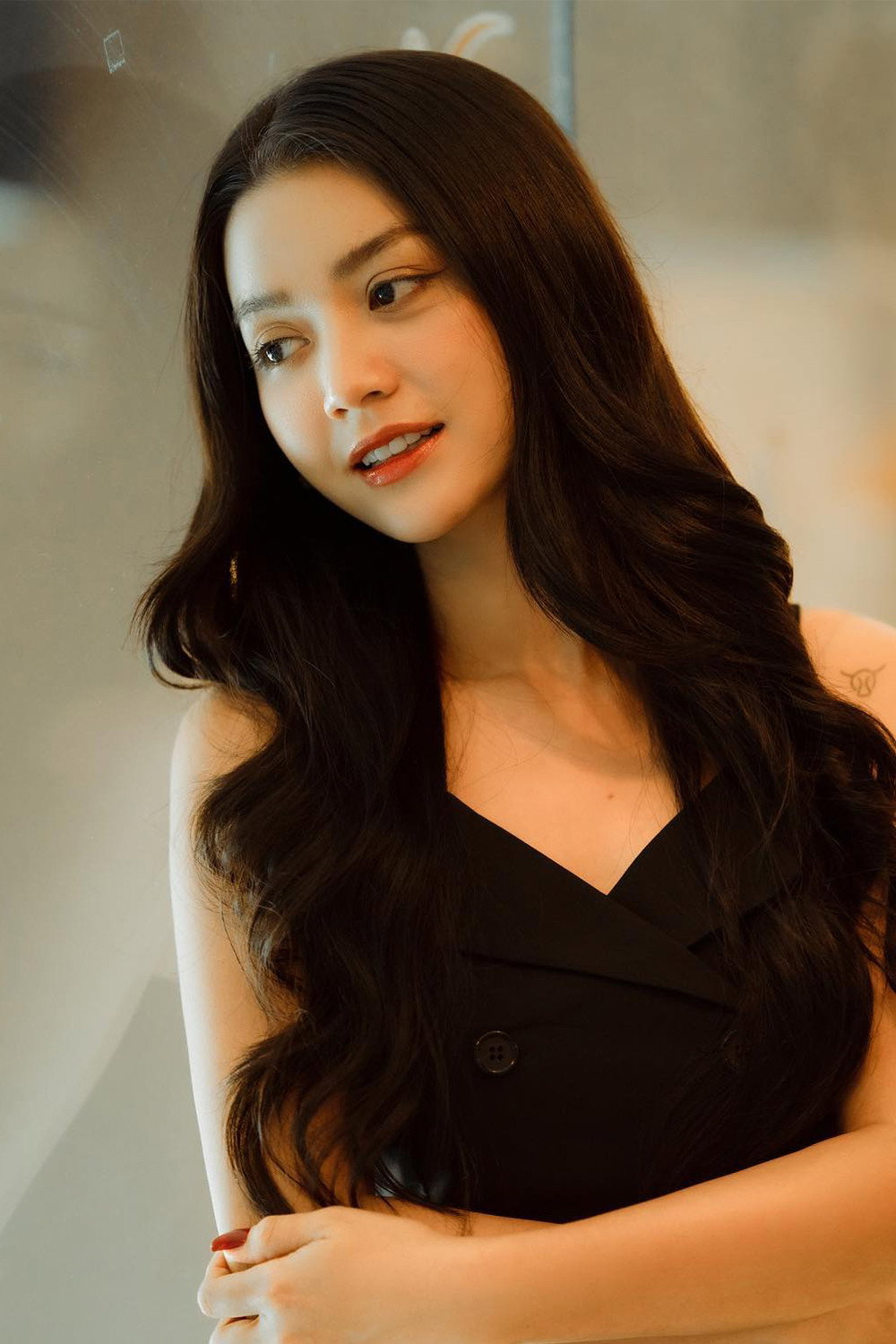 Khin Wint Wah as Pan Ou in Byaw Than (The Sound of Ceremonial Overture)