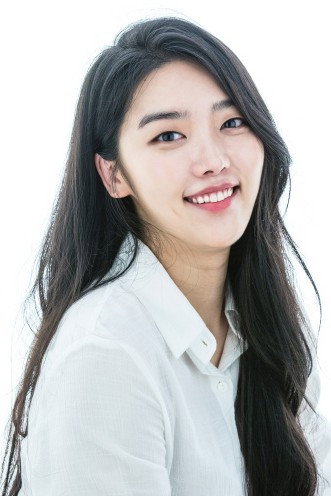 Kim So-ra as Jung Mi-jin in Remarriage & Desires