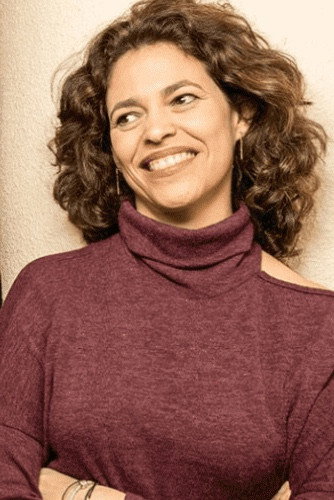 Yolanda Serrano as Alba in The Weakness of the Bolshevik