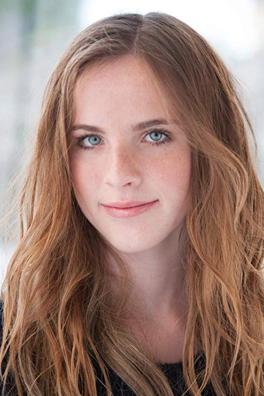 Noelle Sheldon as Noelle in Ham on Rye