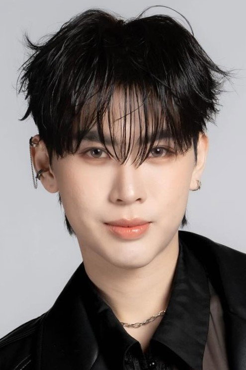 พีรวิชญ์ โชติมานนท์ as Richie in Love of Silom