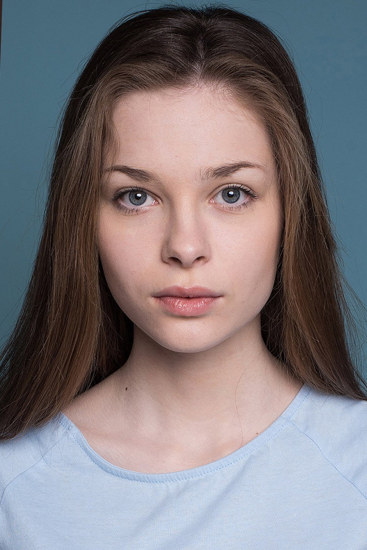 Polina Nosykhina as Draha in The Slavs