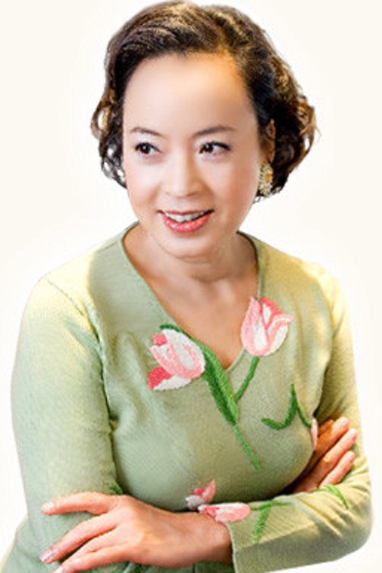 阿木燿子 as Ayako Nishimaru in Amaenaideyo!