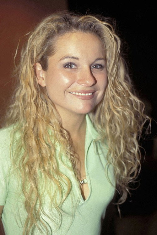 Belinda Emmett as Cheryl in The Nugget