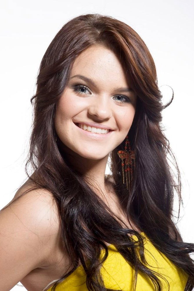 Getter Jaani as Luisa in The Right to Happiness