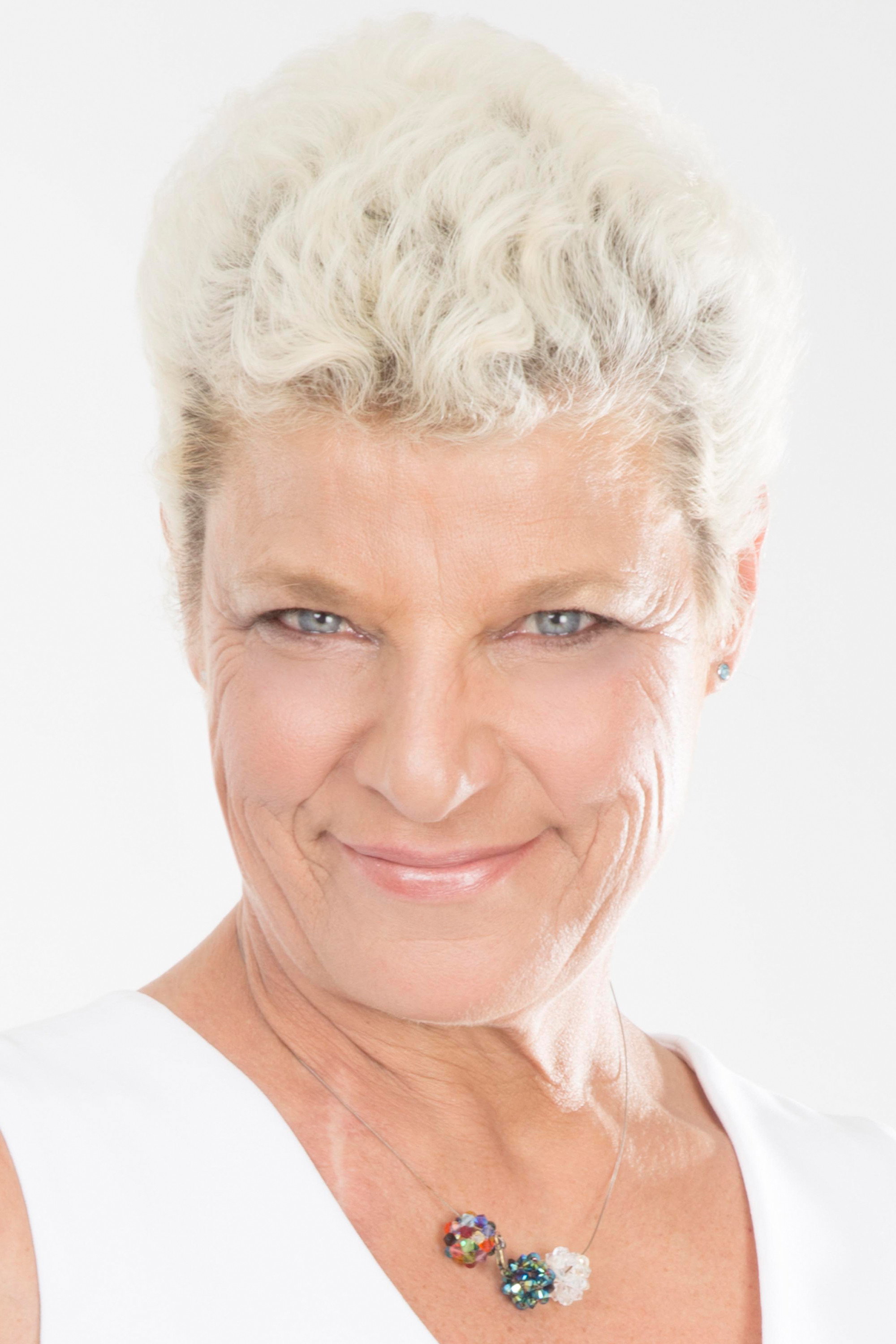 Johanne Fontaine as Véronique in Solo