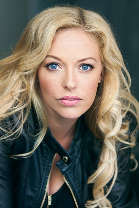 Tiffani Timms as Mom in Love on Harbor Island