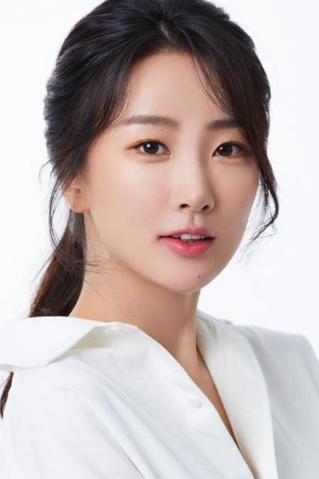 박수빈 as Lee Yoo-jin in WISH YOU: Your Melody From My Heart