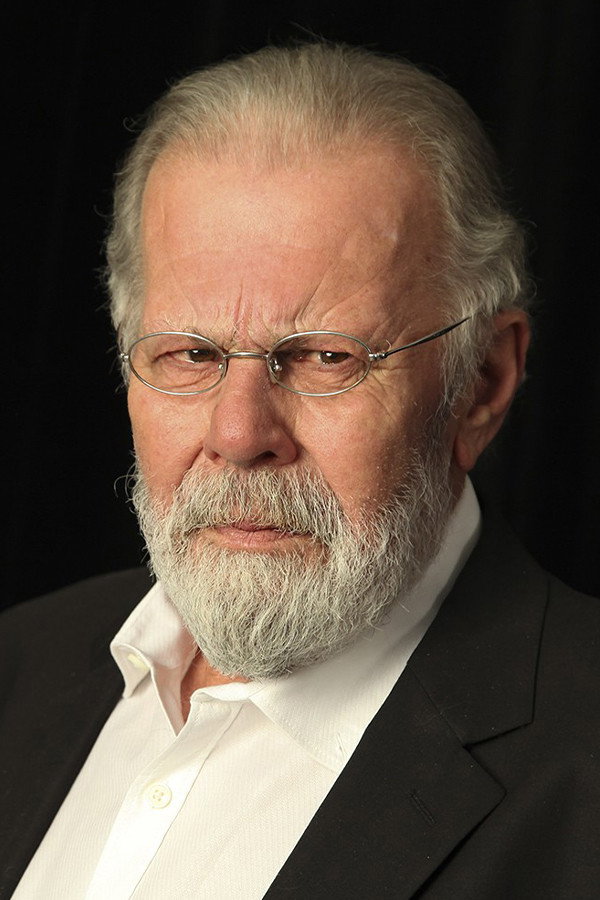 Mahmut Gökgöz as Hafız in Trileçe