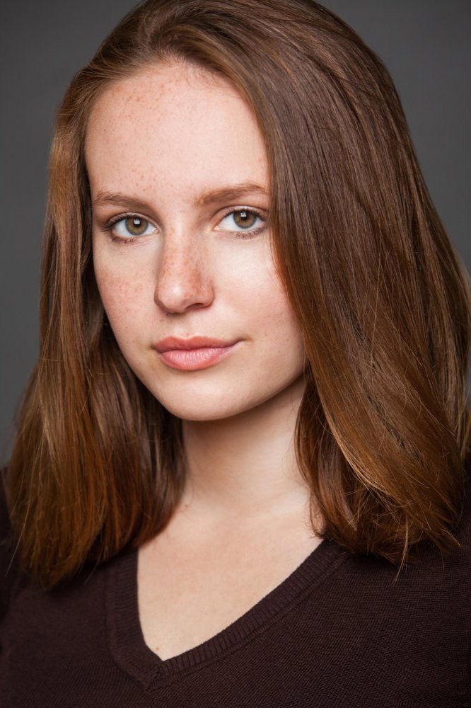 Mandalynn Carlson as Di in The Sparrows Nesting