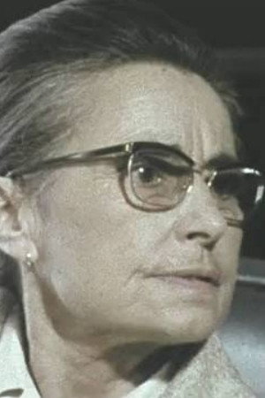 Jeanne Pérez as Marie in Tunnel