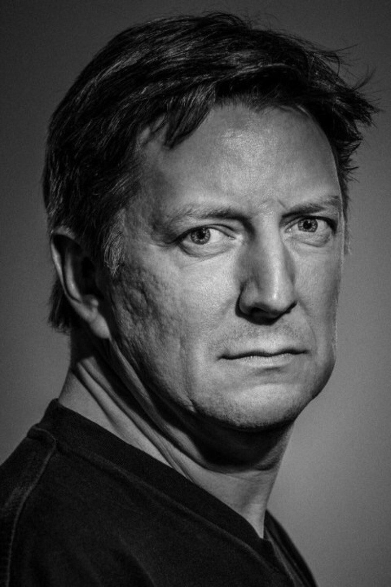 Per Svensson as Axel Strindberg in August