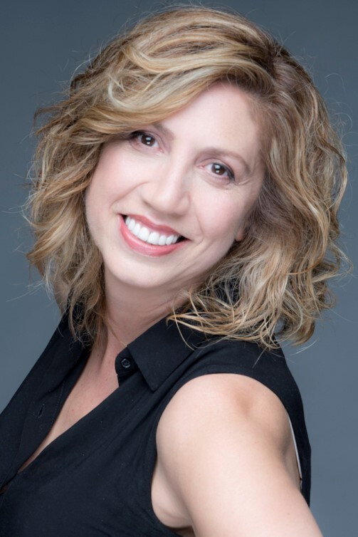 Pilar Ordóñez as Tere in Cha Cha Chá