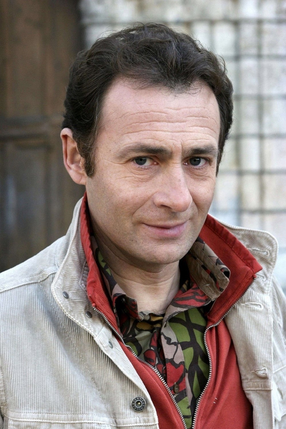 Daniel Rialet as Simon, Solange's fiancé in Scorpion