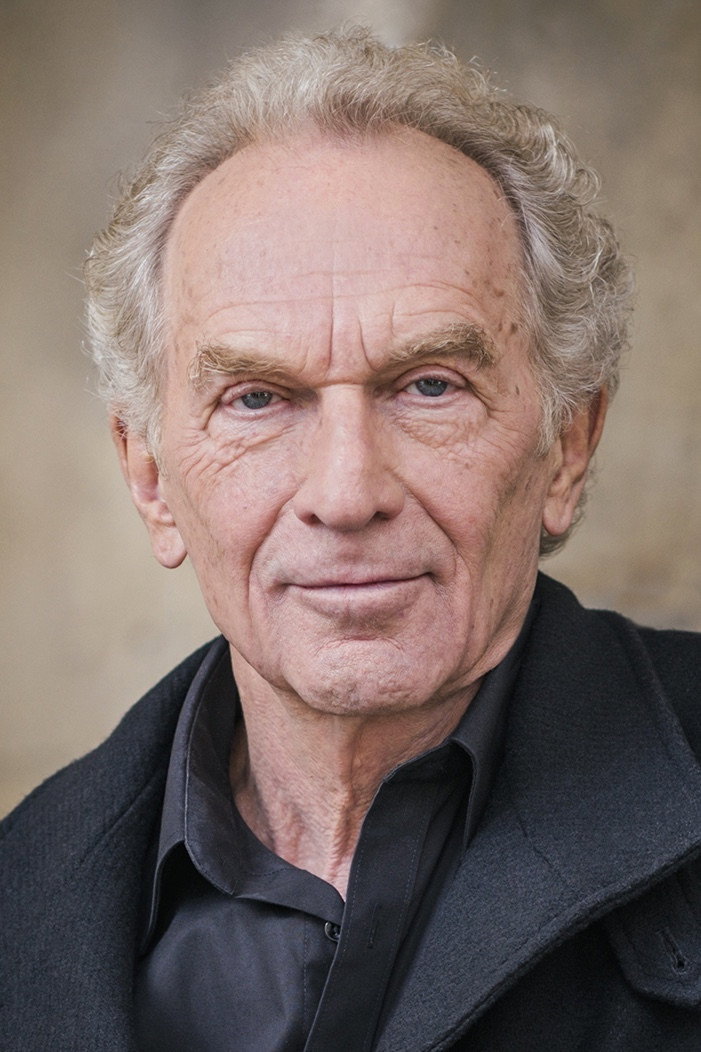 Elmar Gutmann as Herr Fabian in Fabian: Going to the Dogs