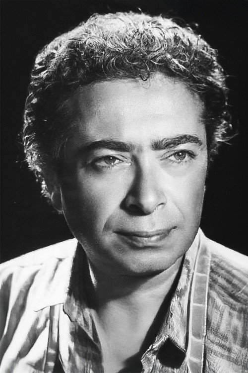 Rüştü Asyalı as Keloglan in The Bald Boy