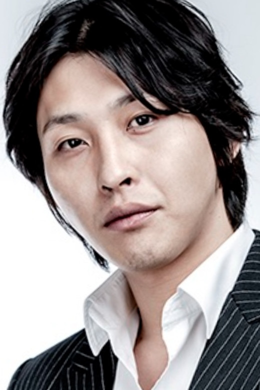 Lee Soo-kwang as Michael in Jazzy Misfits