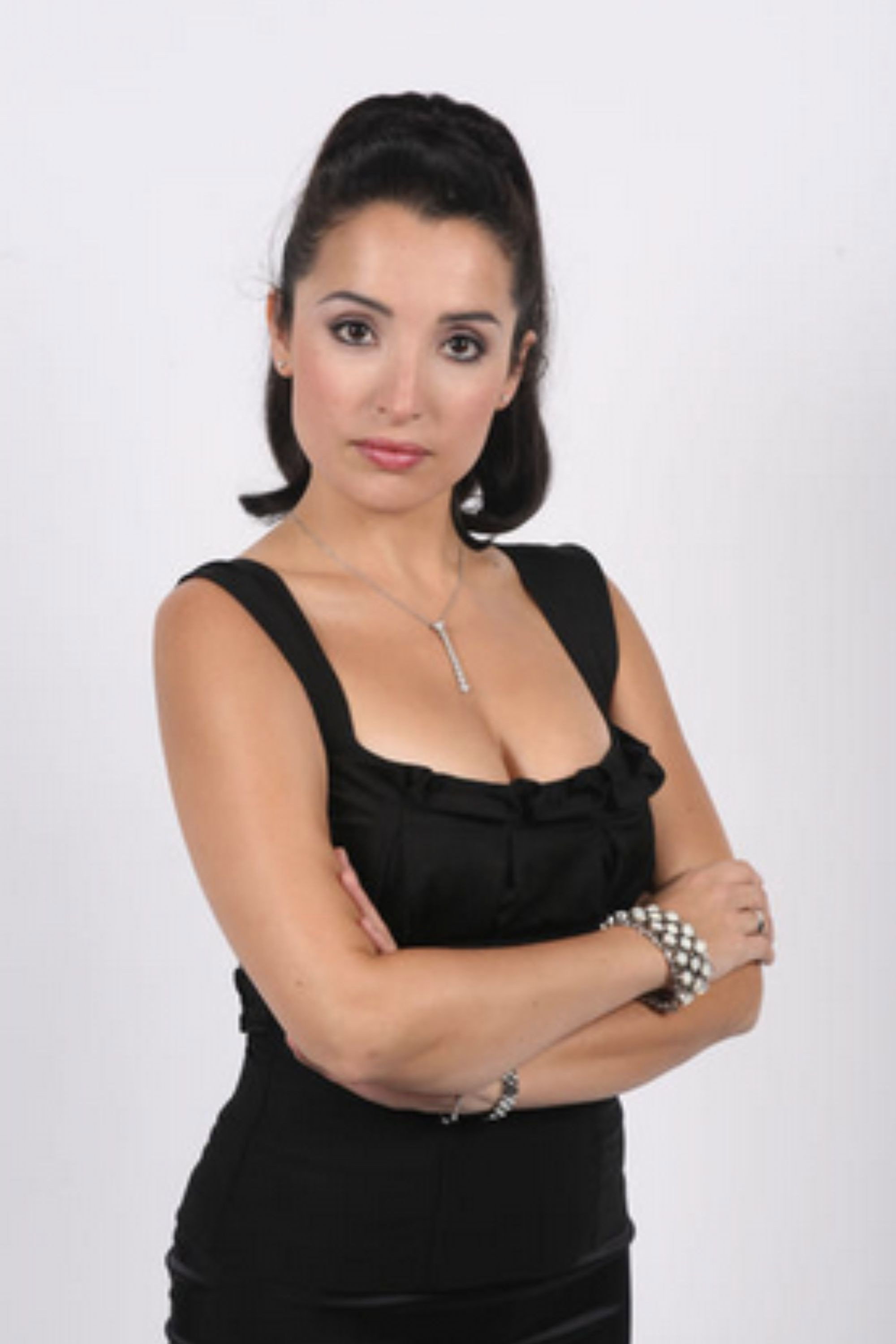 Isabelle Vitari as Laetitia Demarsey in Seconde Chance