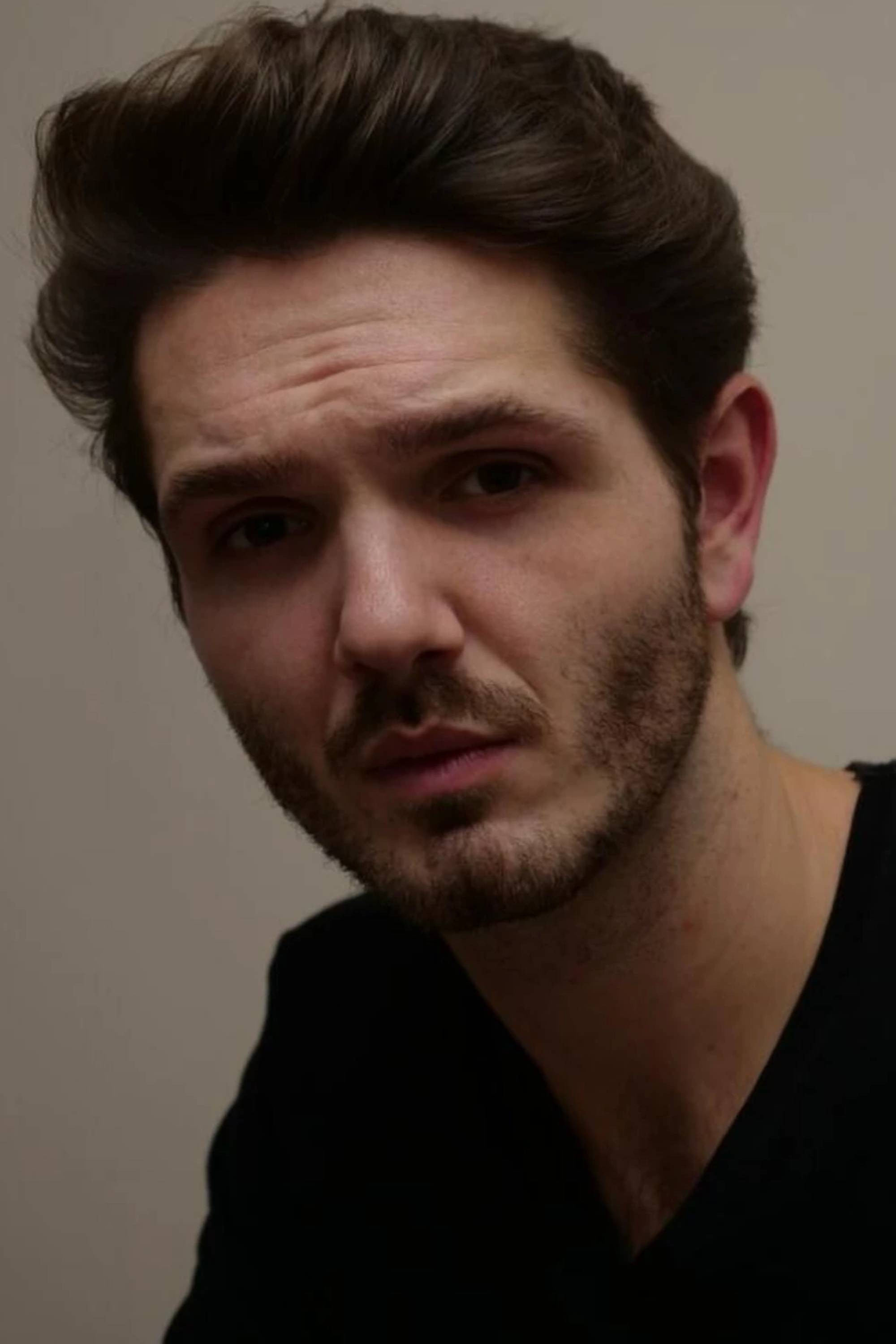 Jakob Skrzypa as Server #2 in Your Money's No Good Here
