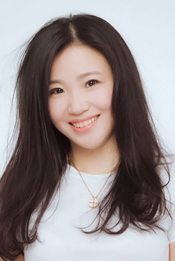 Xiaoyan Huang as 蛇精（配音） in Calabash Brothers