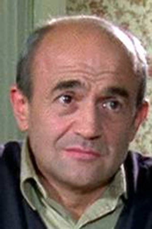 Pierre Baton as Le comte de Champignac, Aurélien de Champignac (adulte) in Spirou